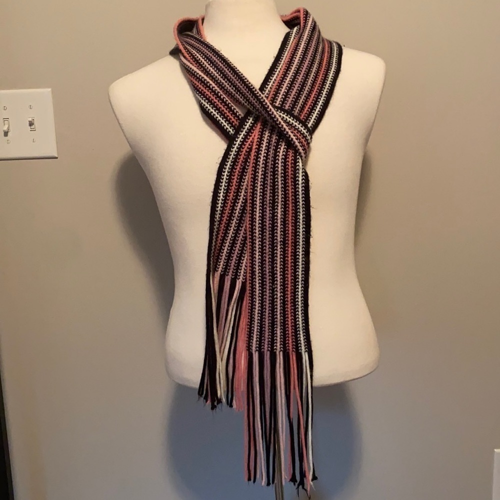 Gap crochet sweater Scarve